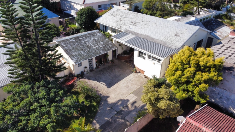 4 Bedroom Property for Sale in Berea Eastern Cape